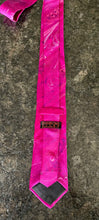 Load image into Gallery viewer, Magenta Feather Pattern 3” Silk Tie
