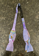 Load image into Gallery viewer, Silk Bow tie purple Italian vein water marbled
