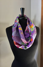 Load image into Gallery viewer, Stone pattern multi color infinity scarf
